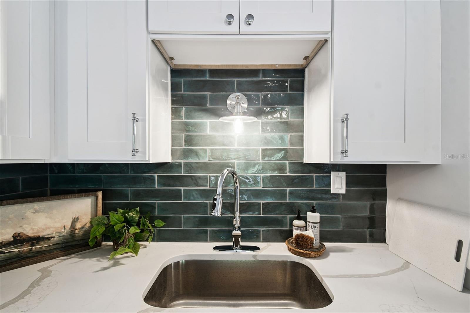 Image 17 of 37 For 459 Bell Avenue