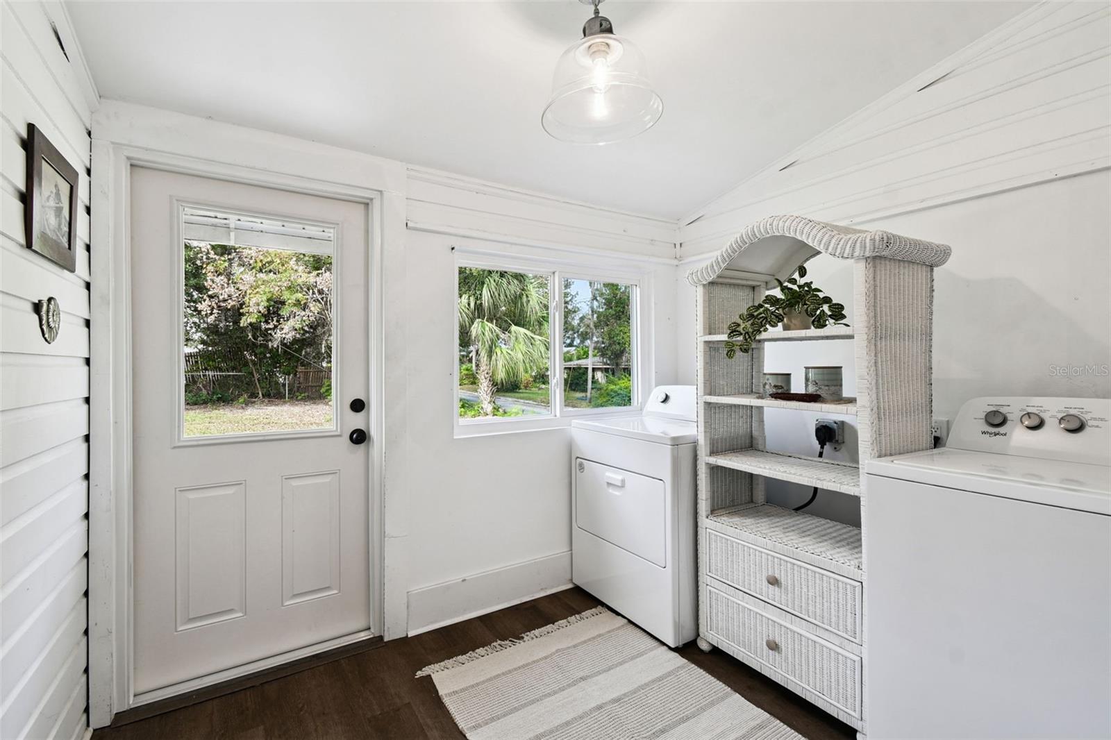 Image 19 of 37 For 459 Bell Avenue