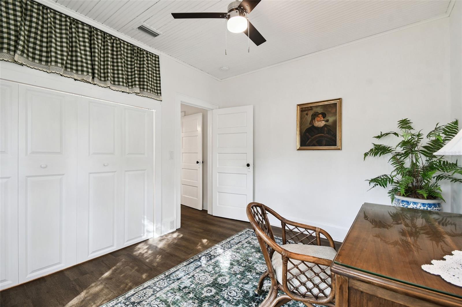 Image 22 of 37 For 459 Bell Avenue