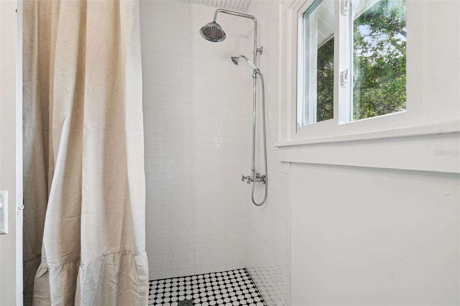 Image 25 of 37 For 459 Bell Avenue