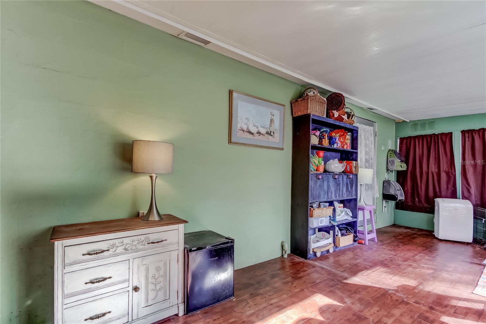 Image 17 of 28 For 37300 Temple Avenue