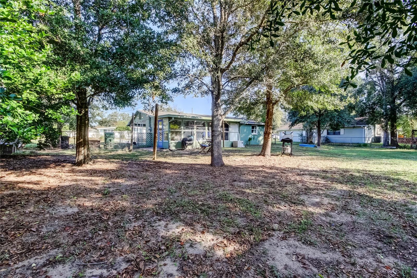 Image 22 of 28 For 37300 Temple Avenue