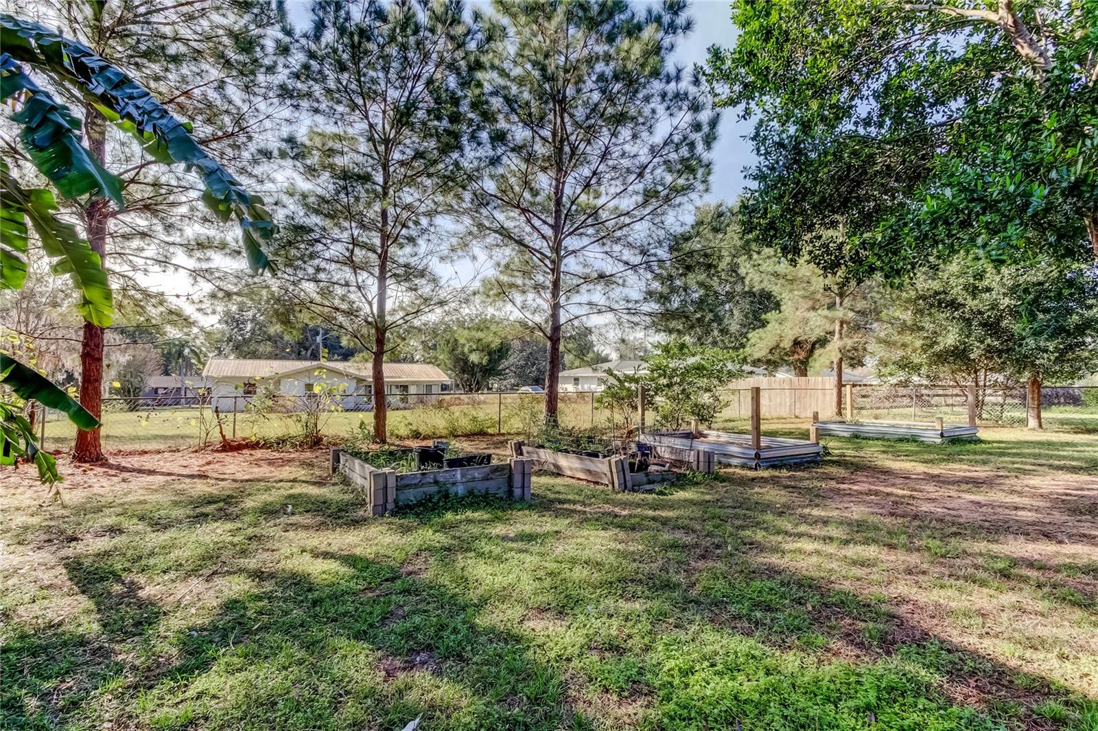 Image 23 of 28 For 37300 Temple Avenue