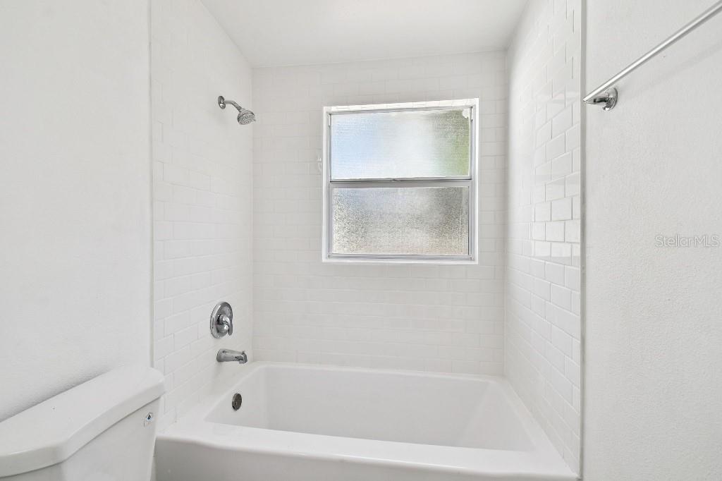 Listing photo id 9 for 8503 Taliaferro Avenue