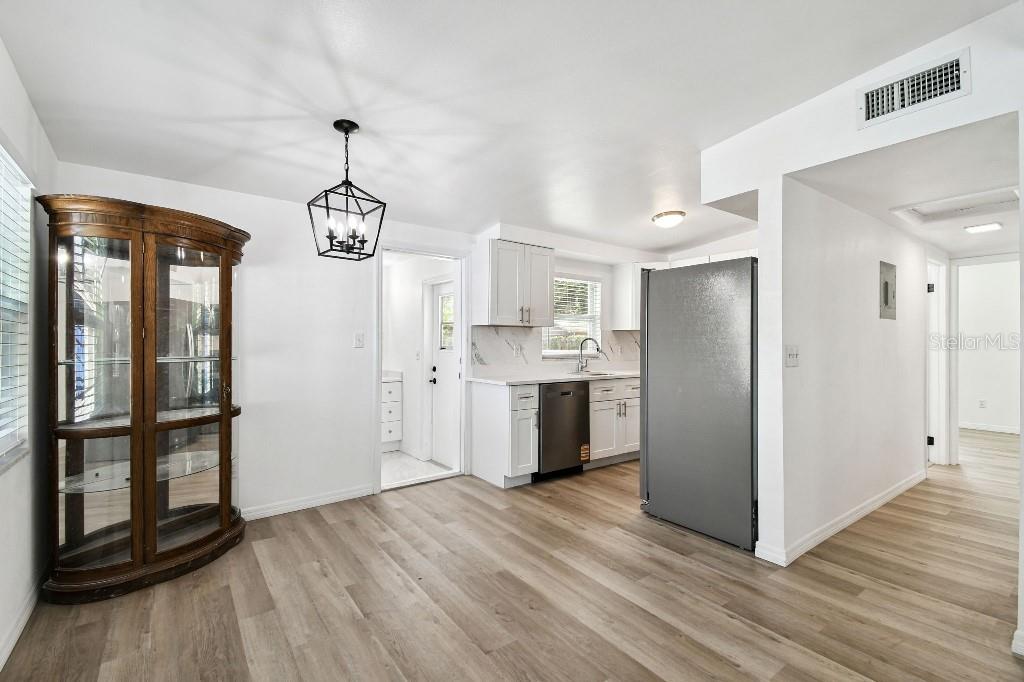 Listing photo id 13 for 8503 Taliaferro Avenue