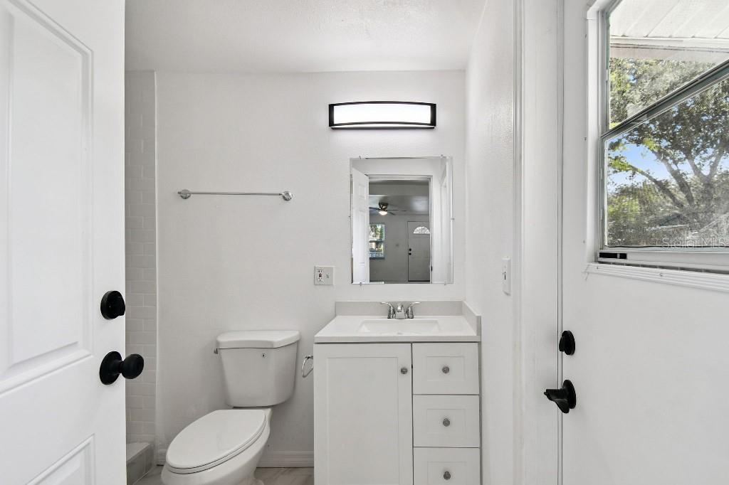 Listing photo id 17 for 8503 Taliaferro Avenue