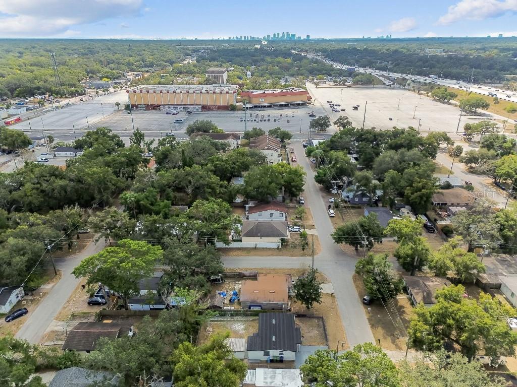 Listing photo id 26 for 8503 Taliaferro Avenue