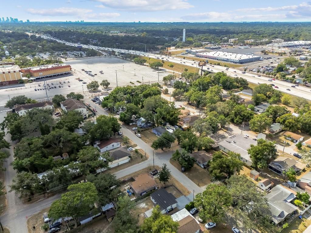 Listing photo id 27 for 8503 Taliaferro Avenue