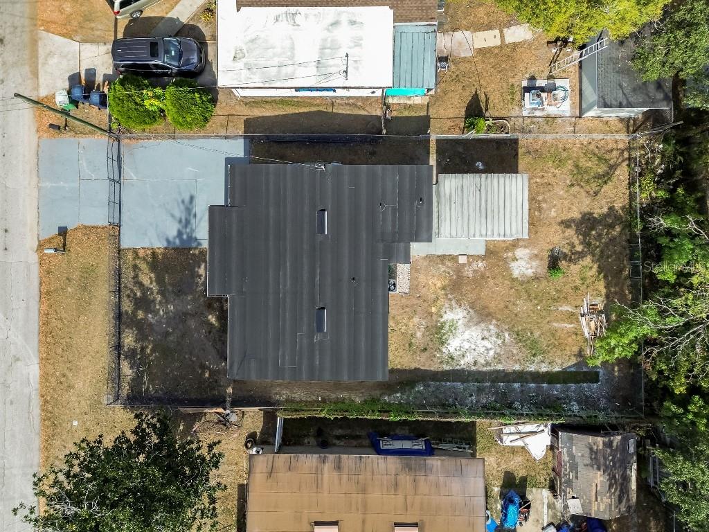 Listing photo id 30 for 8503 Taliaferro Avenue