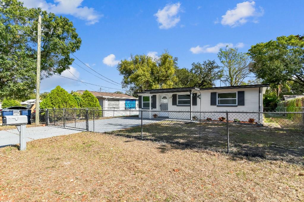 Listing photo id 2 for 8503 Taliaferro Avenue