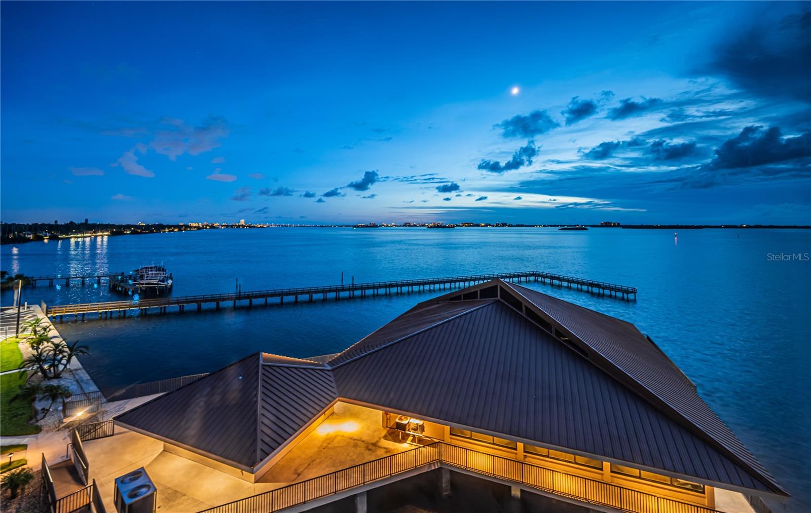 Image 6 of 57 For 634 Edgewater Drive 644