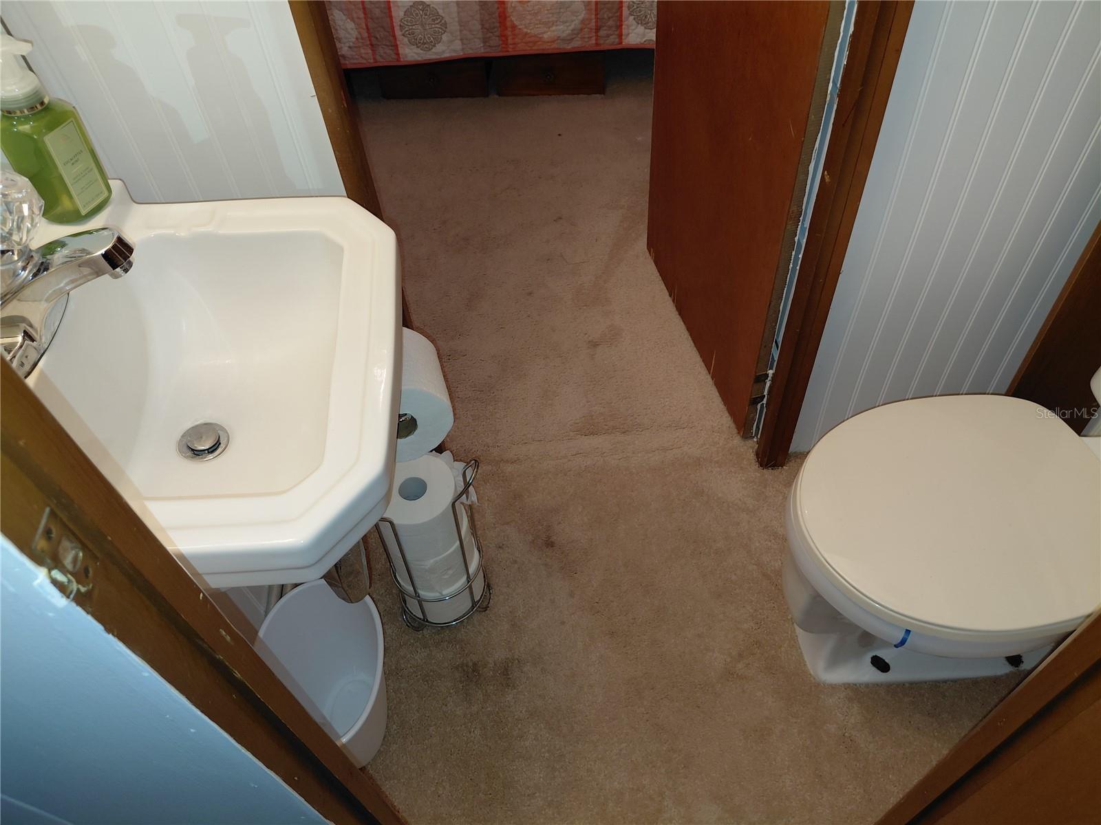 Image 13 of 37 For 980 7th Street Nw 1