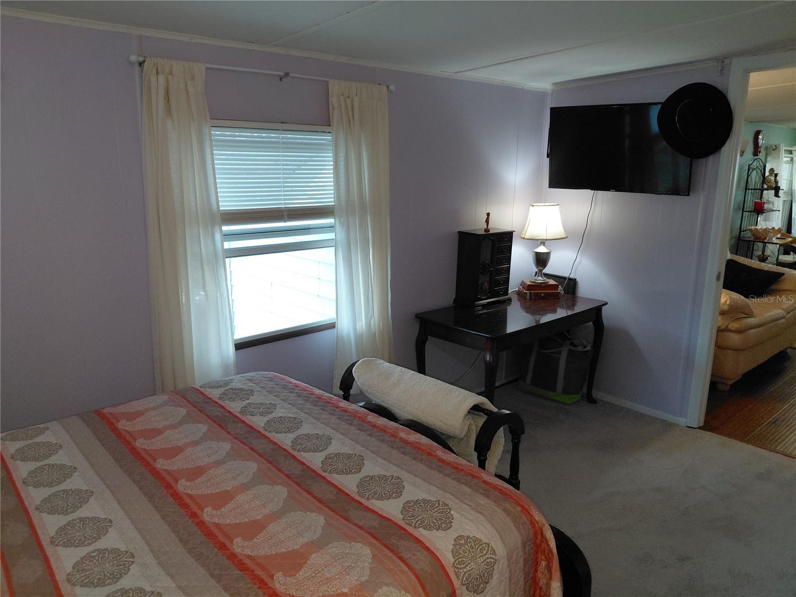 Image 14 of 37 For 980 7th Street Nw 1