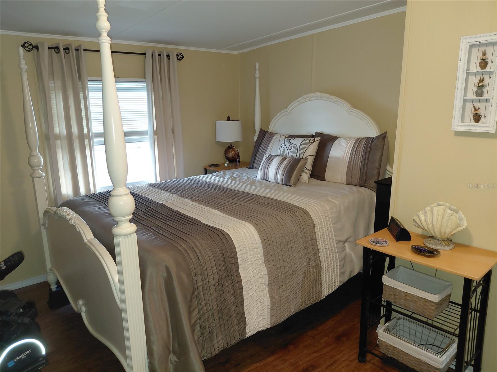 Image 18 of 37 For 980 7th Street Nw 1