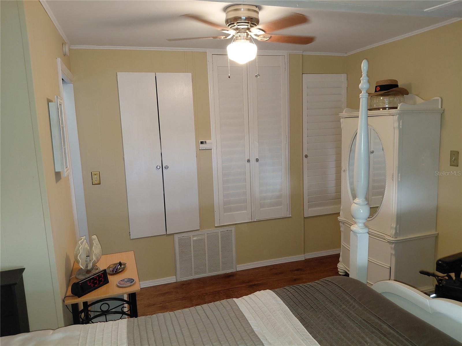 Image 19 of 37 For 980 7th Street Nw 1