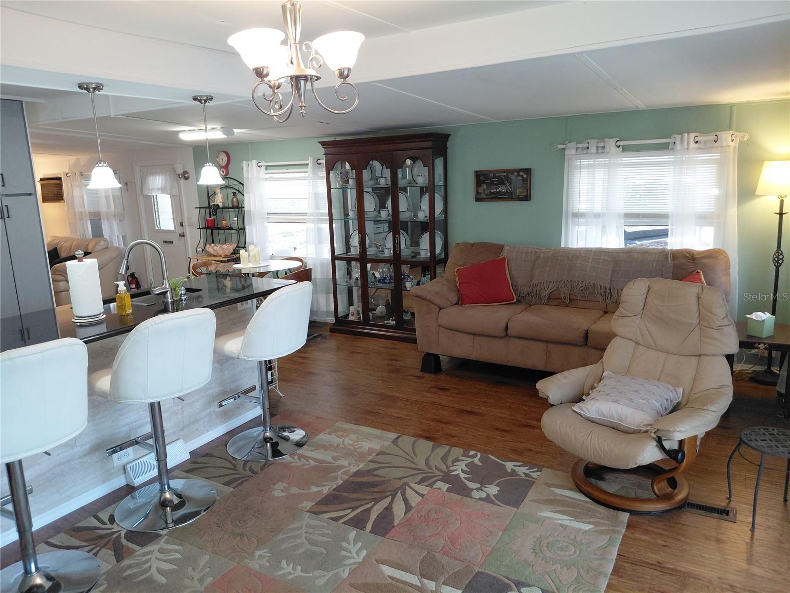 Image 22 of 37 For 980 7th Street Nw 1