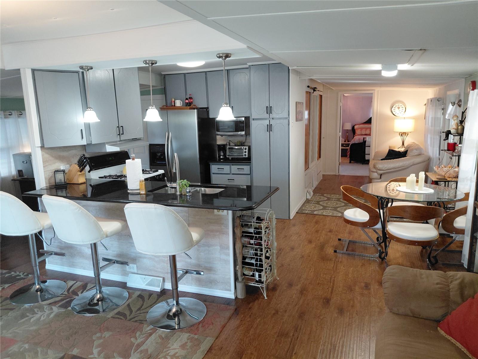 Image 6 of 37 For 980 7th Street Nw 1