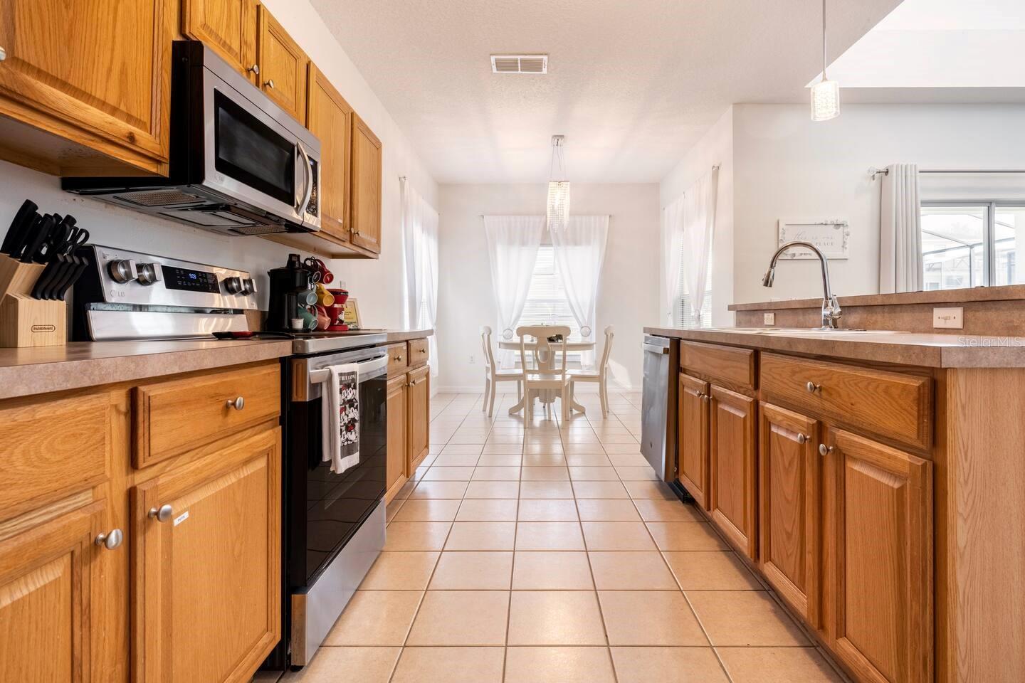 Image 4 of 36 For 164 Lancaster Drive