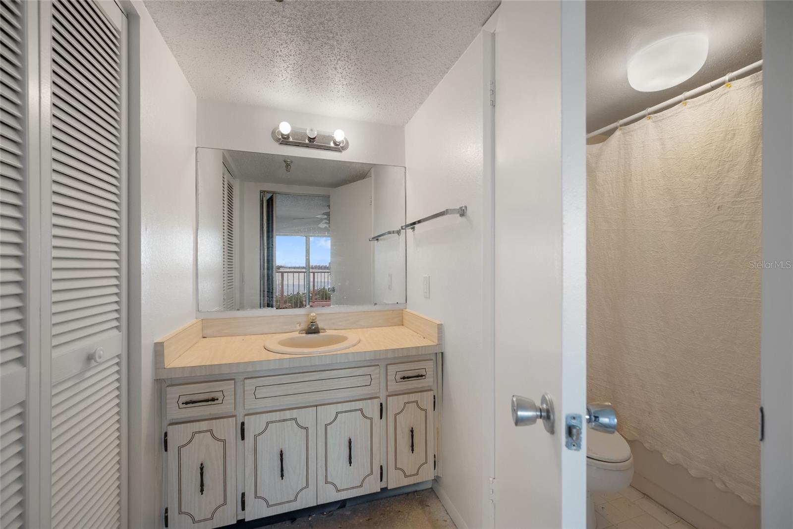 Image 18 of 37 For 7430 Sunshine Skyway Lane S 601