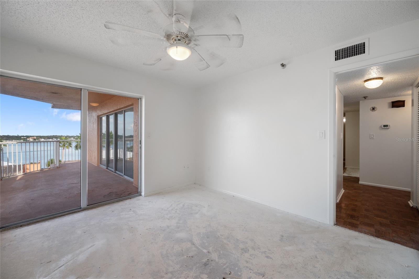 Image 25 of 37 For 7430 Sunshine Skyway Lane S 601