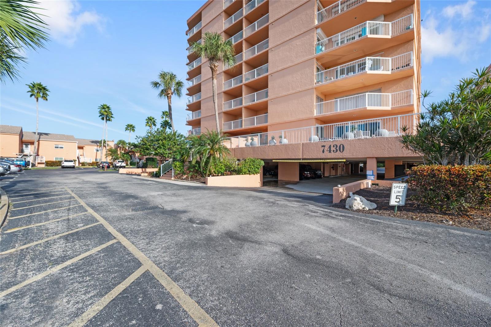 Image 35 of 37 For 7430 Sunshine Skyway Lane S 601