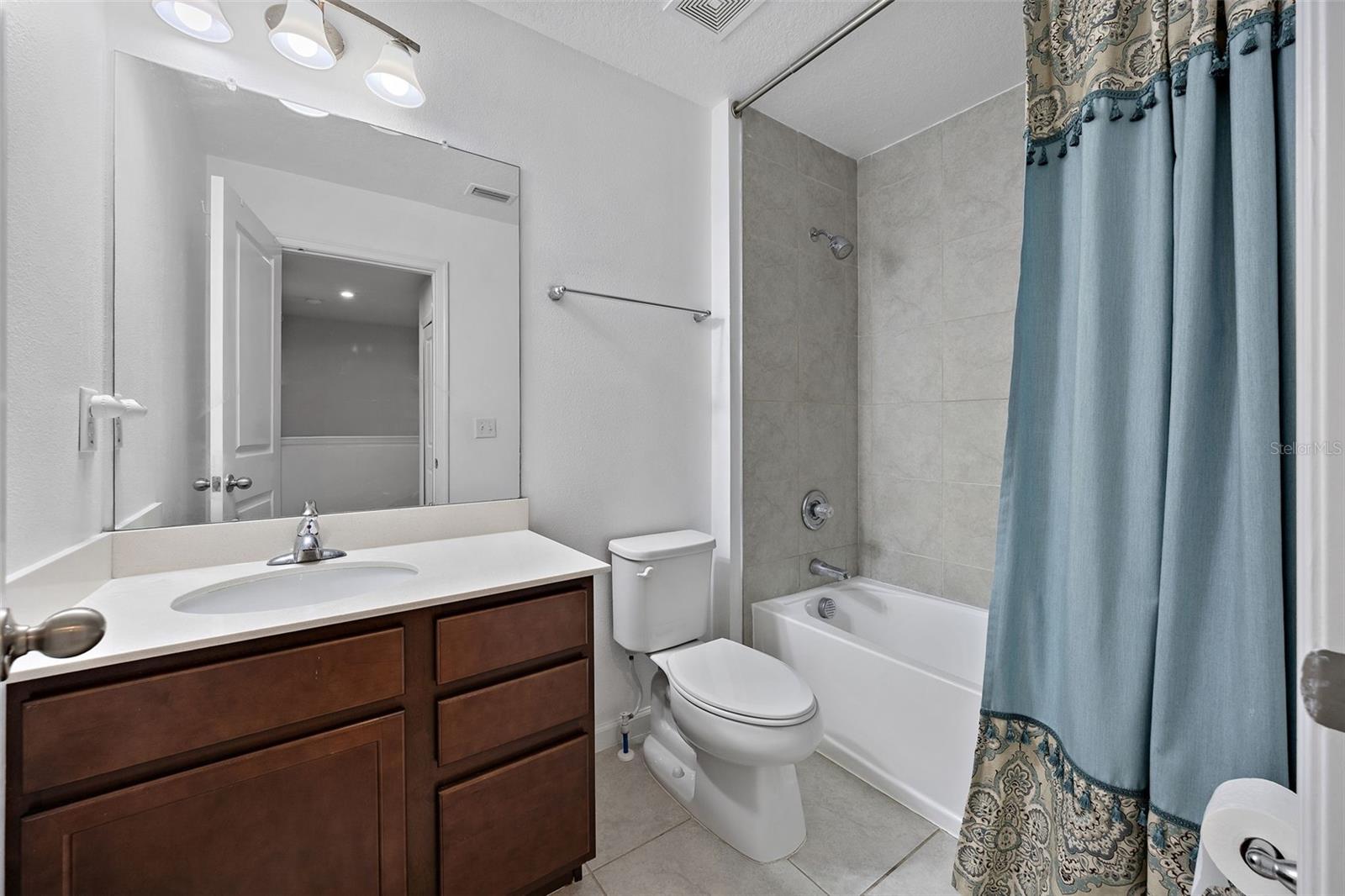 Image 18 of 37 For 14929 Promenade Parkway