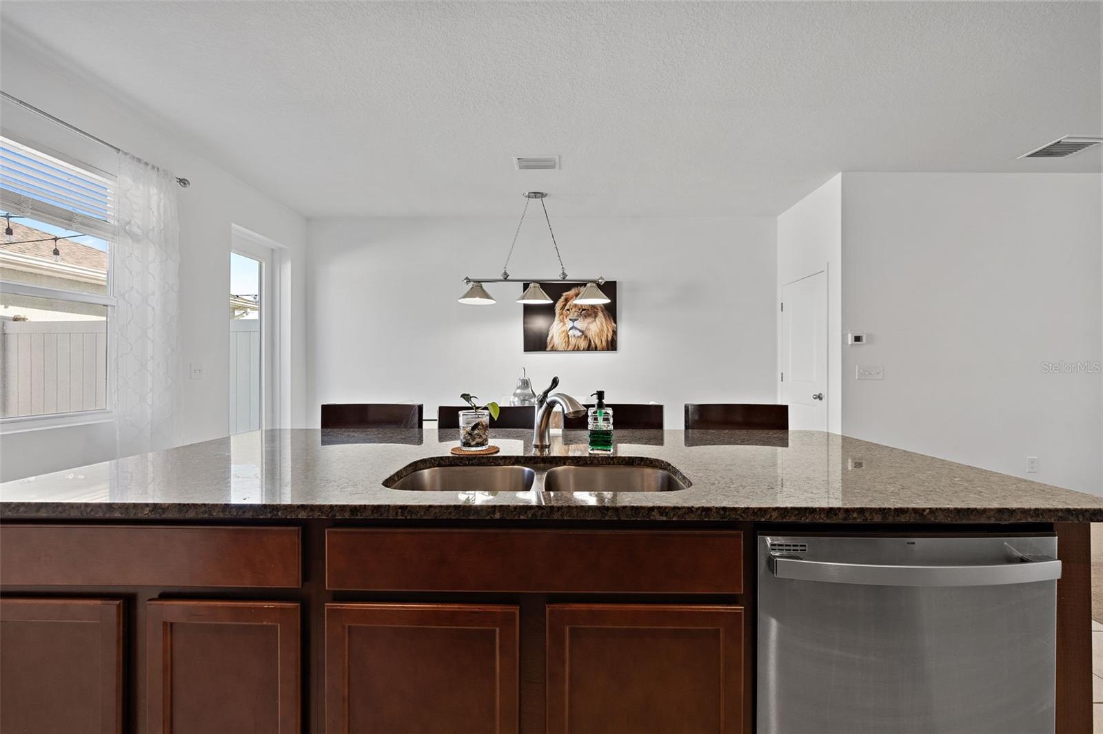 Image 9 of 37 For 14929 Promenade Parkway