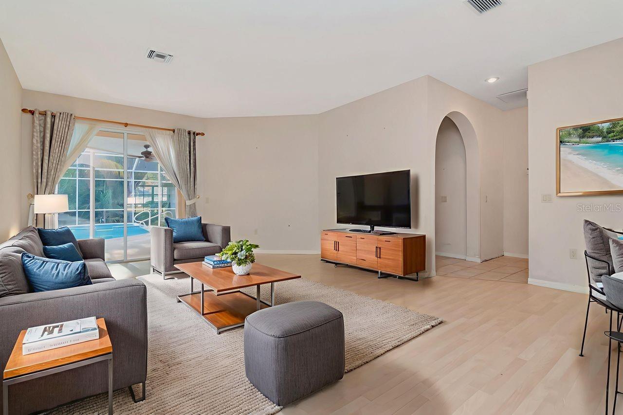 Image 2 of 63 For 4858 Augusta Avenue