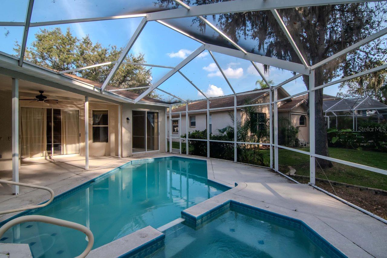 Image 31 of 63 For 4858 Augusta Avenue