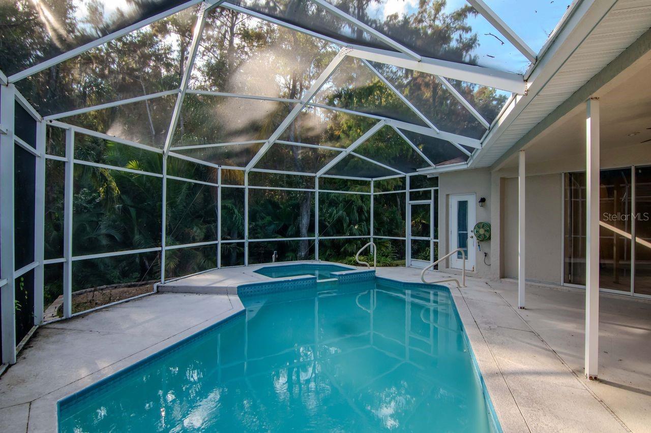 Image 34 of 63 For 4858 Augusta Avenue