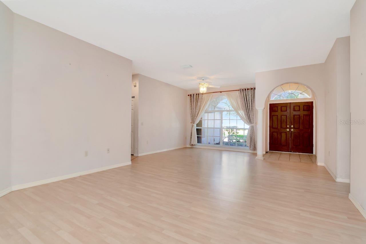 Image 40 of 63 For 4858 Augusta Avenue