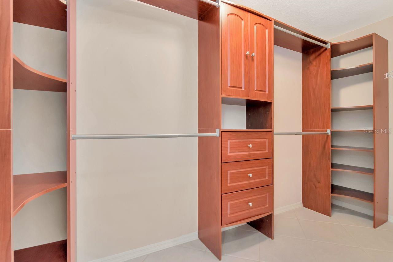 Image 45 of 63 For 4858 Augusta Avenue