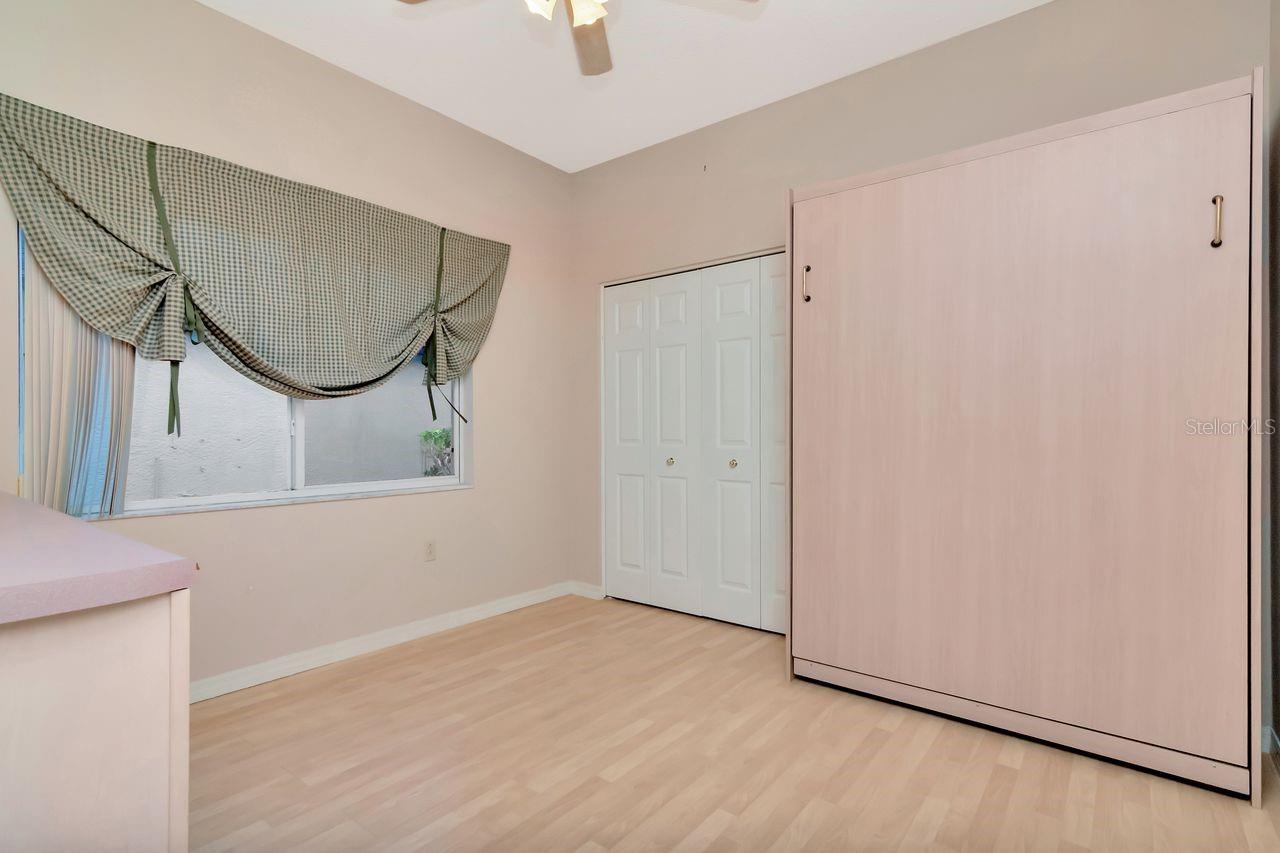 Image 49 of 63 For 4858 Augusta Avenue