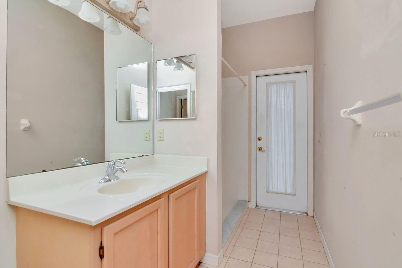 Image 51 of 63 For 4858 Augusta Avenue