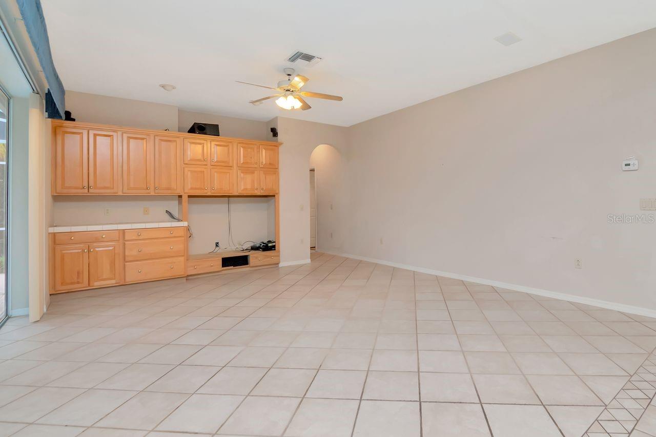 Image 60 of 63 For 4858 Augusta Avenue