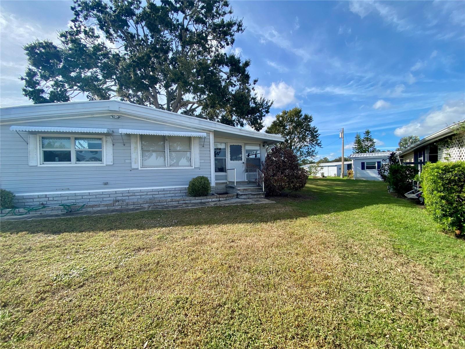 Image 7 of 10 For 274 Beach Court 42