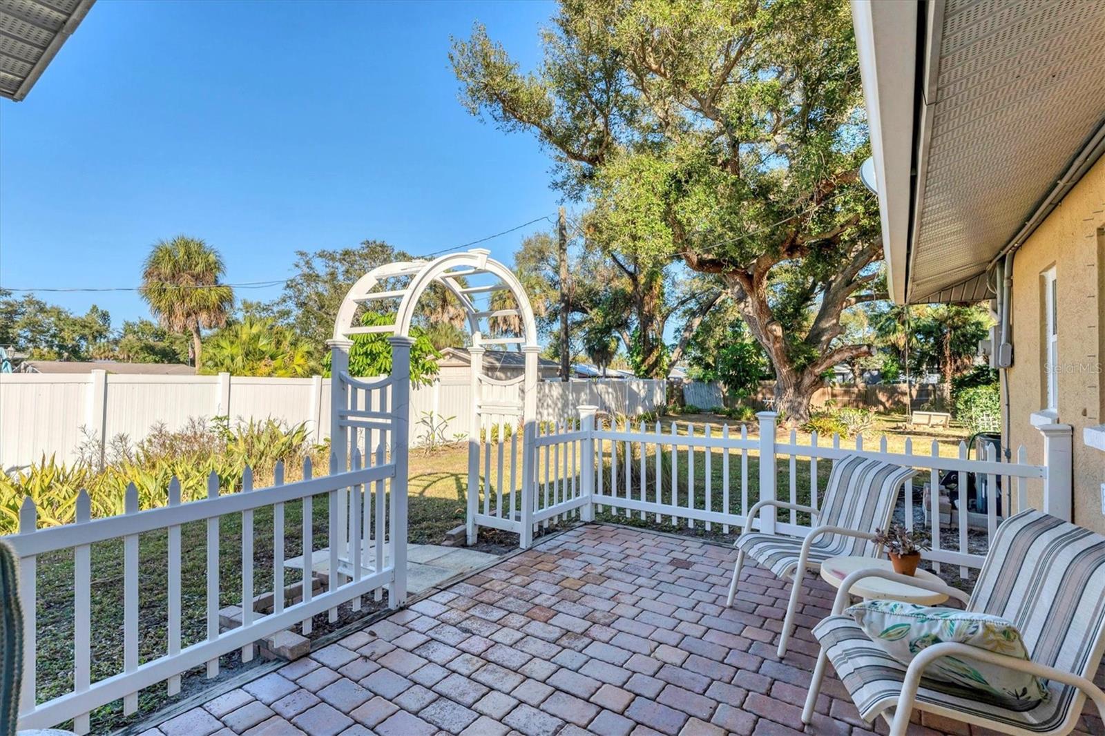 Image 21 of 57 For 2745 Arrowhead Road