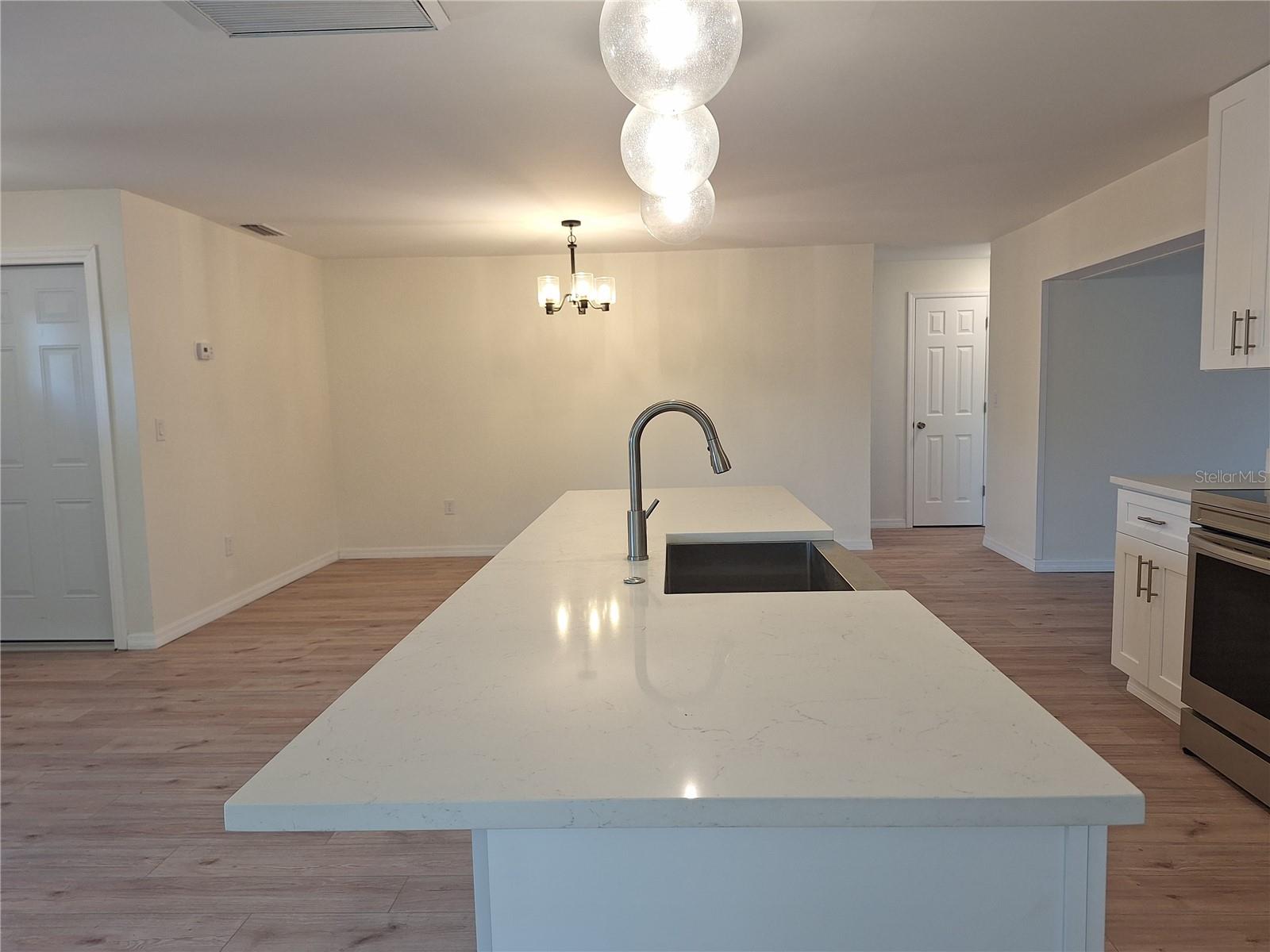 Listing photo id 9 for 13344 Sorrento Drive