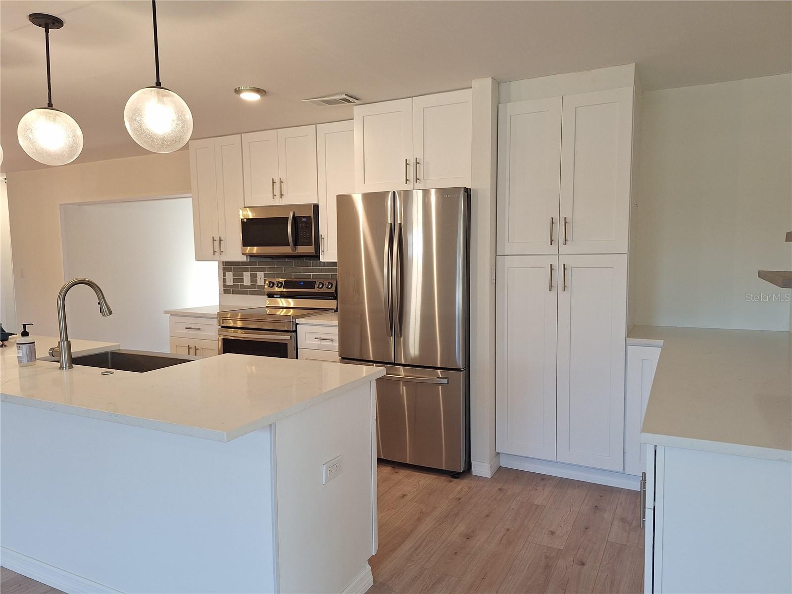 Listing photo id 15 for 13344 Sorrento Drive