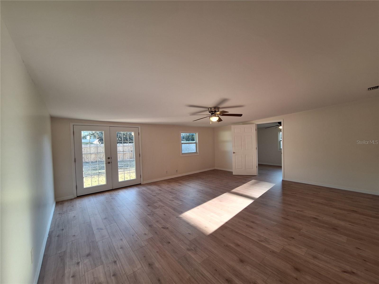 Listing photo id 31 for 13344 Sorrento Drive