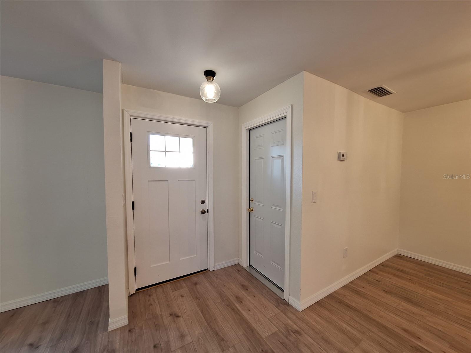 Listing photo id 5 for 13344 Sorrento Drive