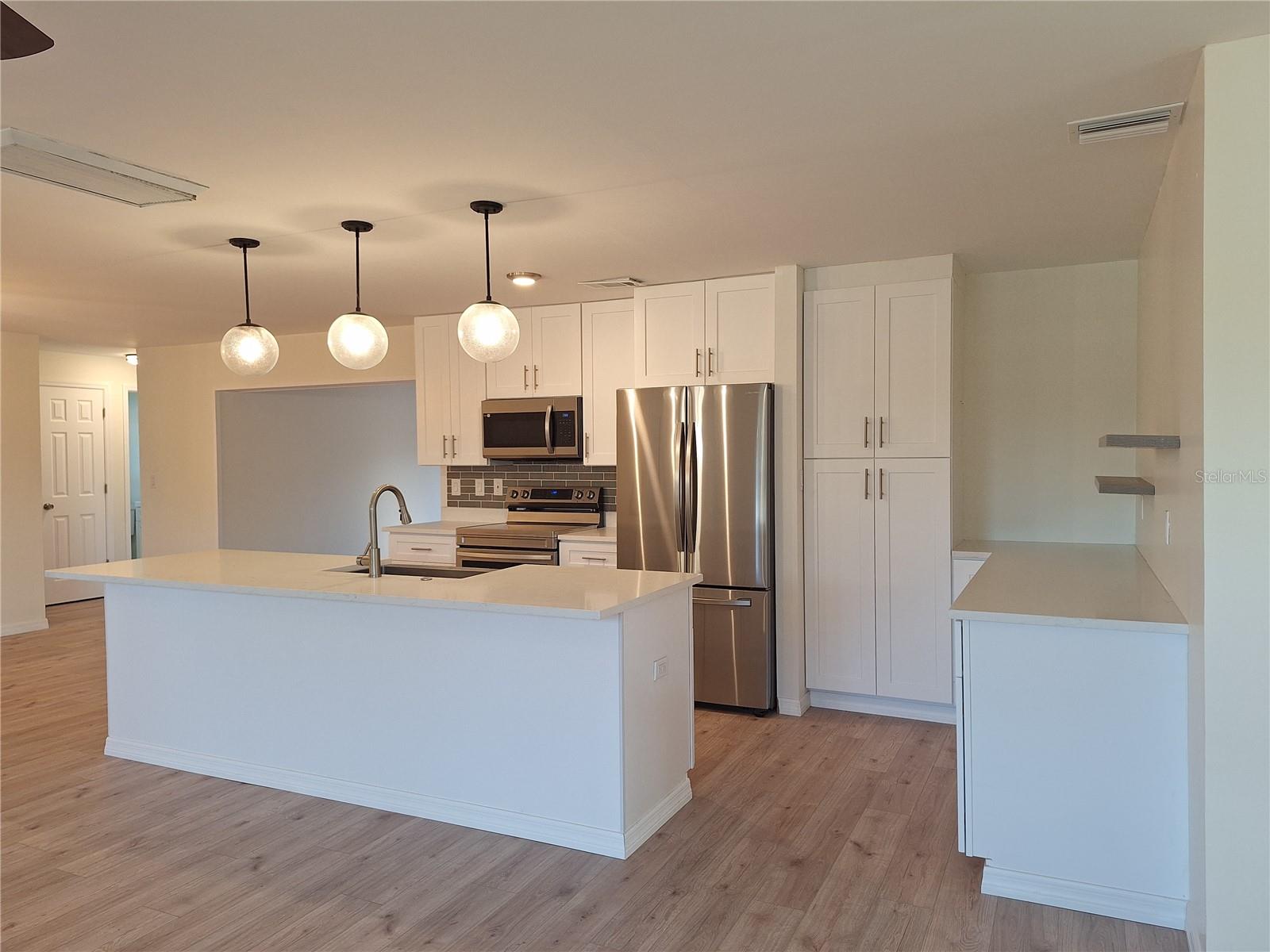 Listing photo id 7 for 13344 Sorrento Drive