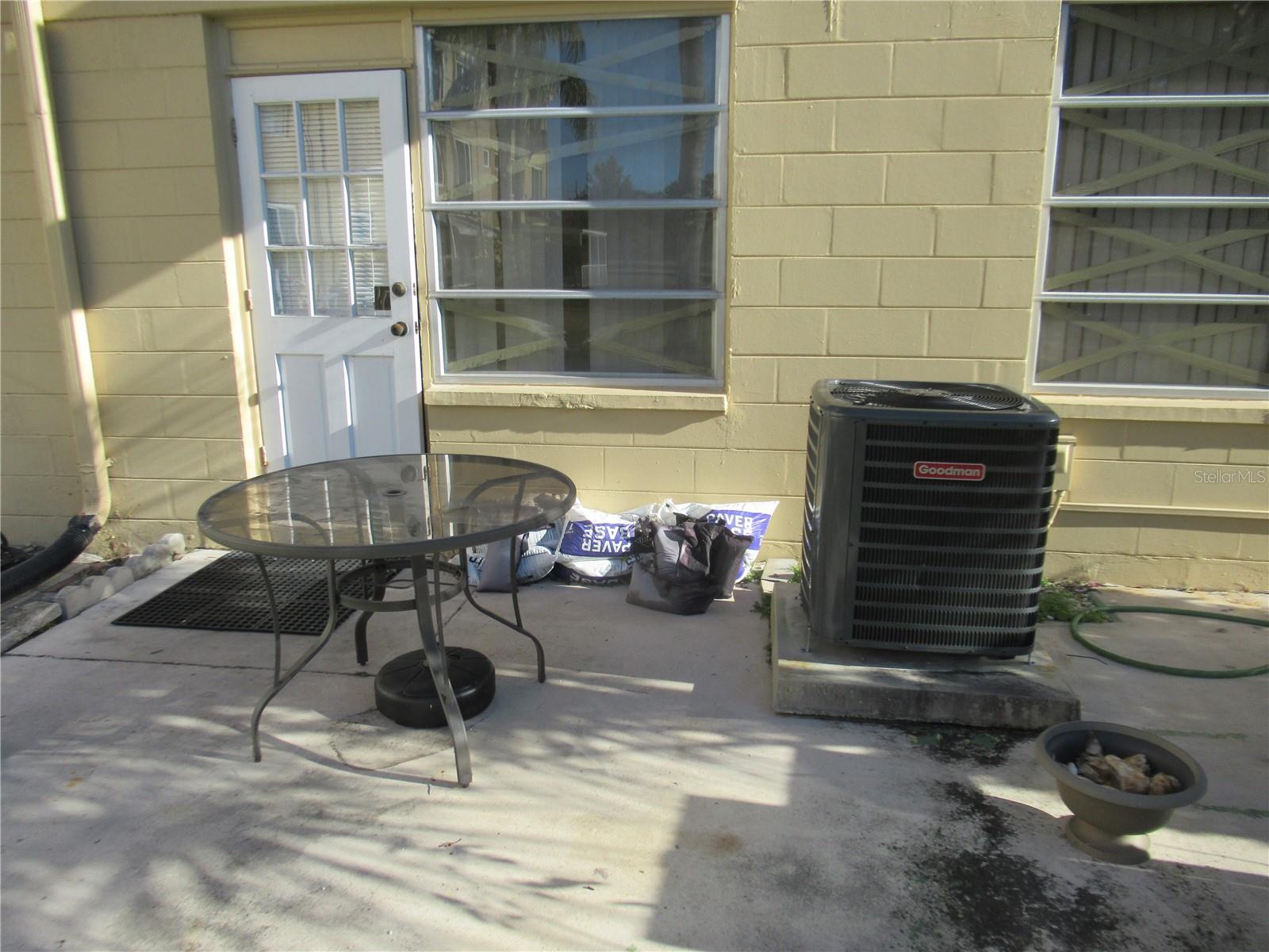 Image 25 of 26 For 2402 Ecuadorian Way 8