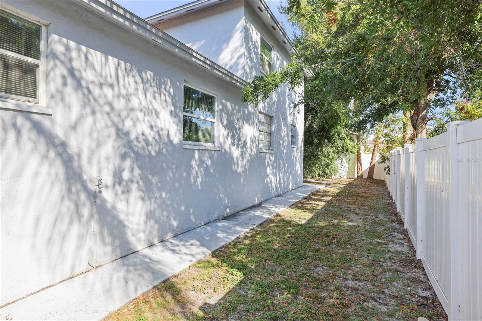 Image 11 of 51 For 7108 Kissimmee Street