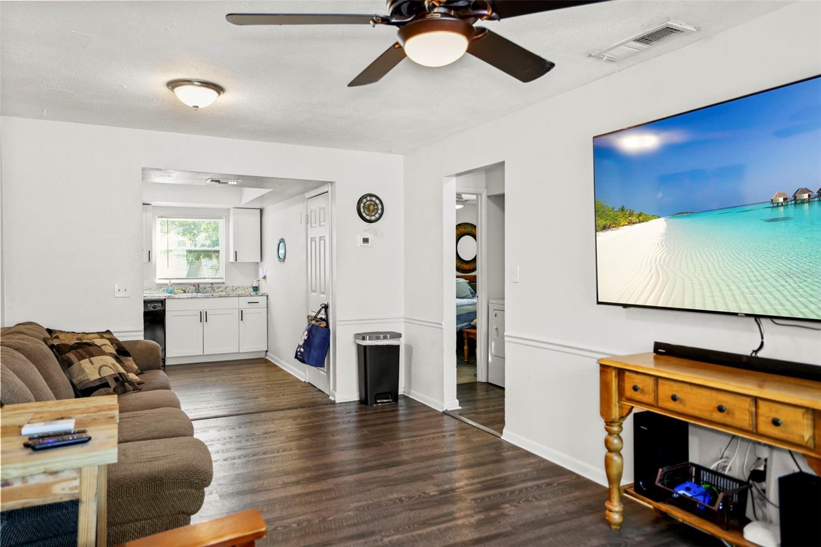 Image 14 of 51 For 7108 Kissimmee Street