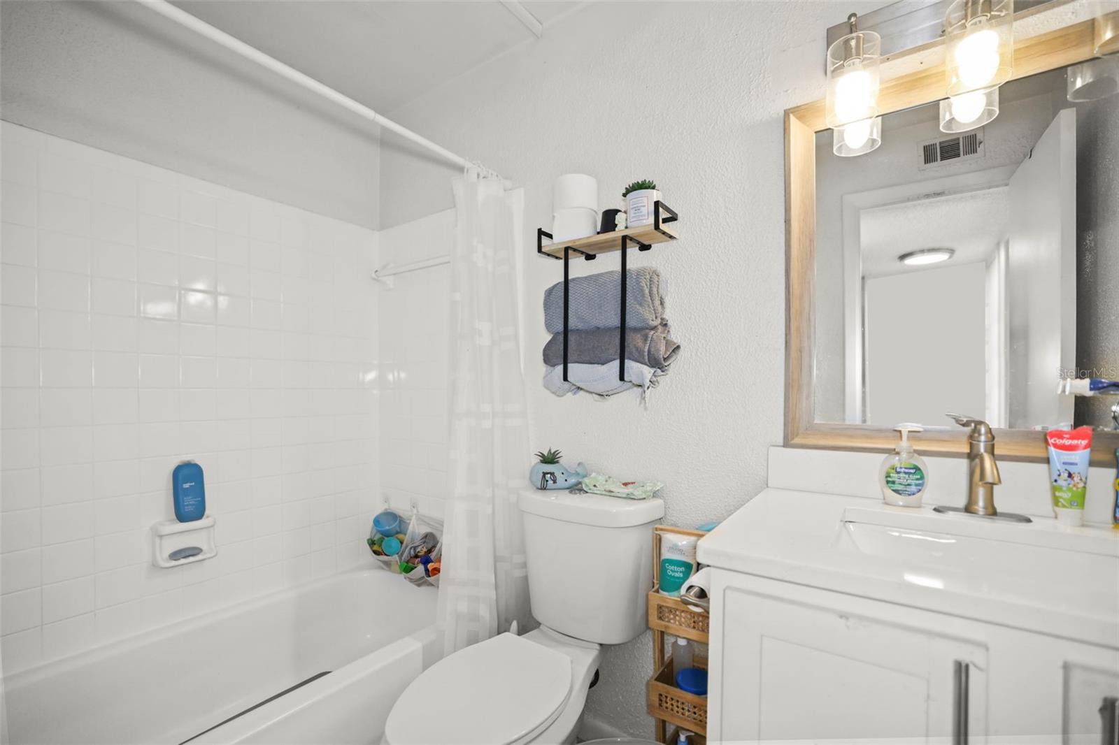 Image 33 of 51 For 7108 Kissimmee Street