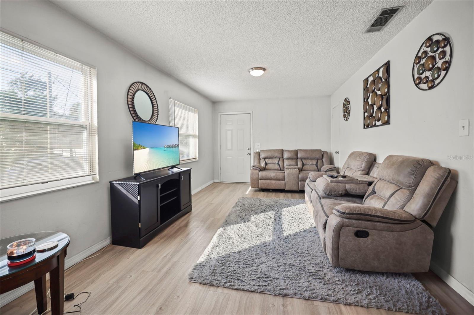 Image 38 of 51 For 7108 Kissimmee Street