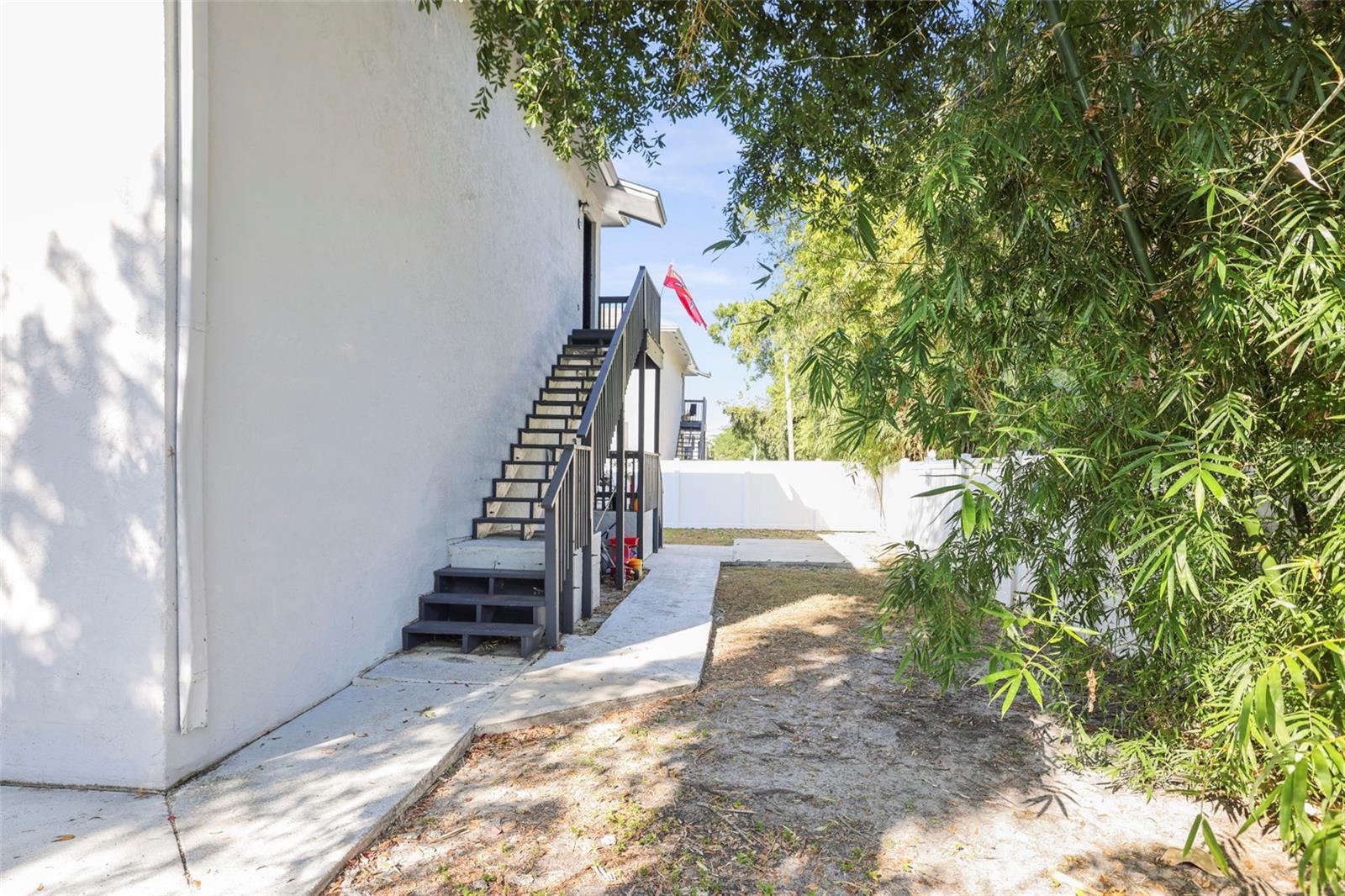 Image 4 of 51 For 7108 Kissimmee Street