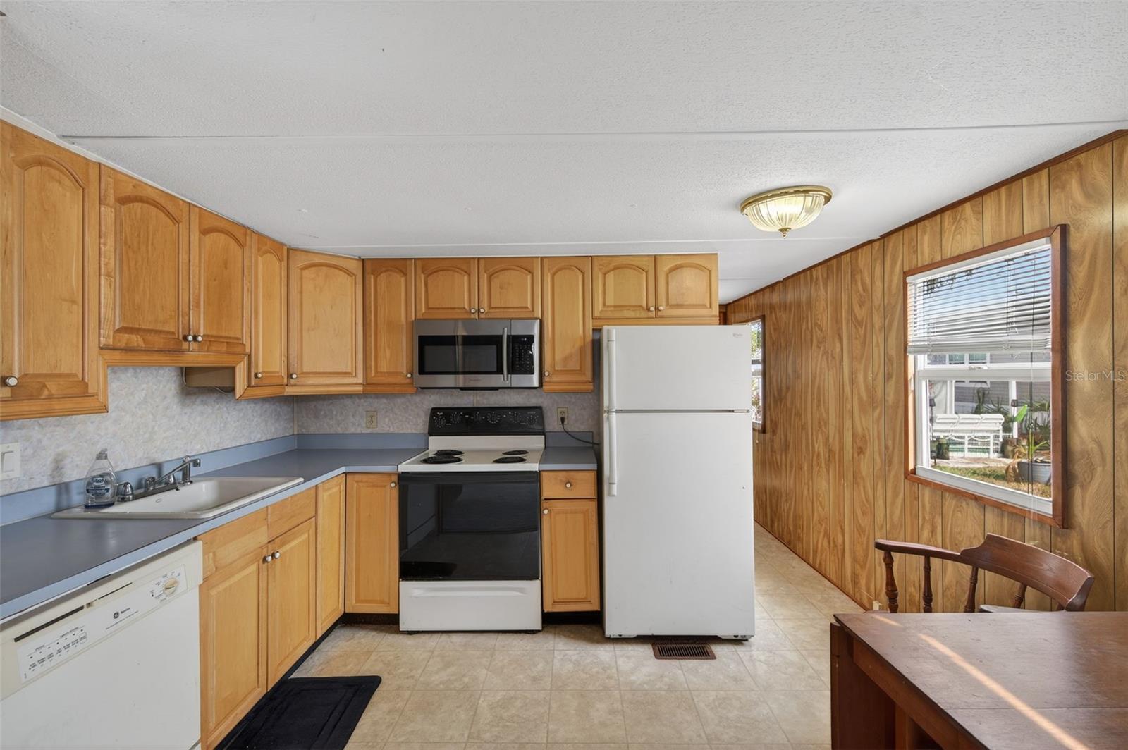 Image 37 of 55 For 7801 34th Avenue N 80