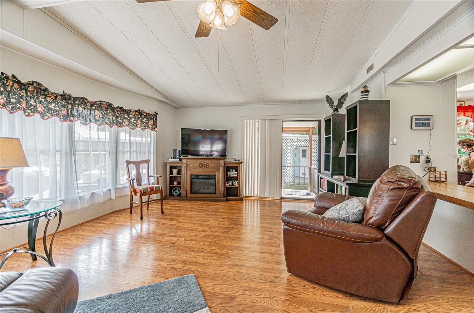 Image 12 of 33 For 39353 Sycamore Lane